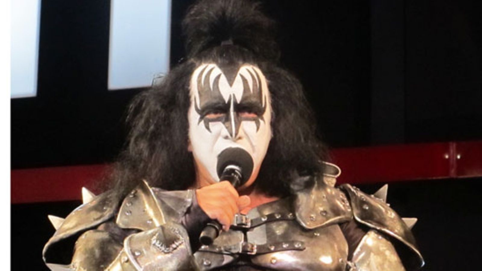 Gene Simmons on pitänyt lukua kaatamistaan naisista.