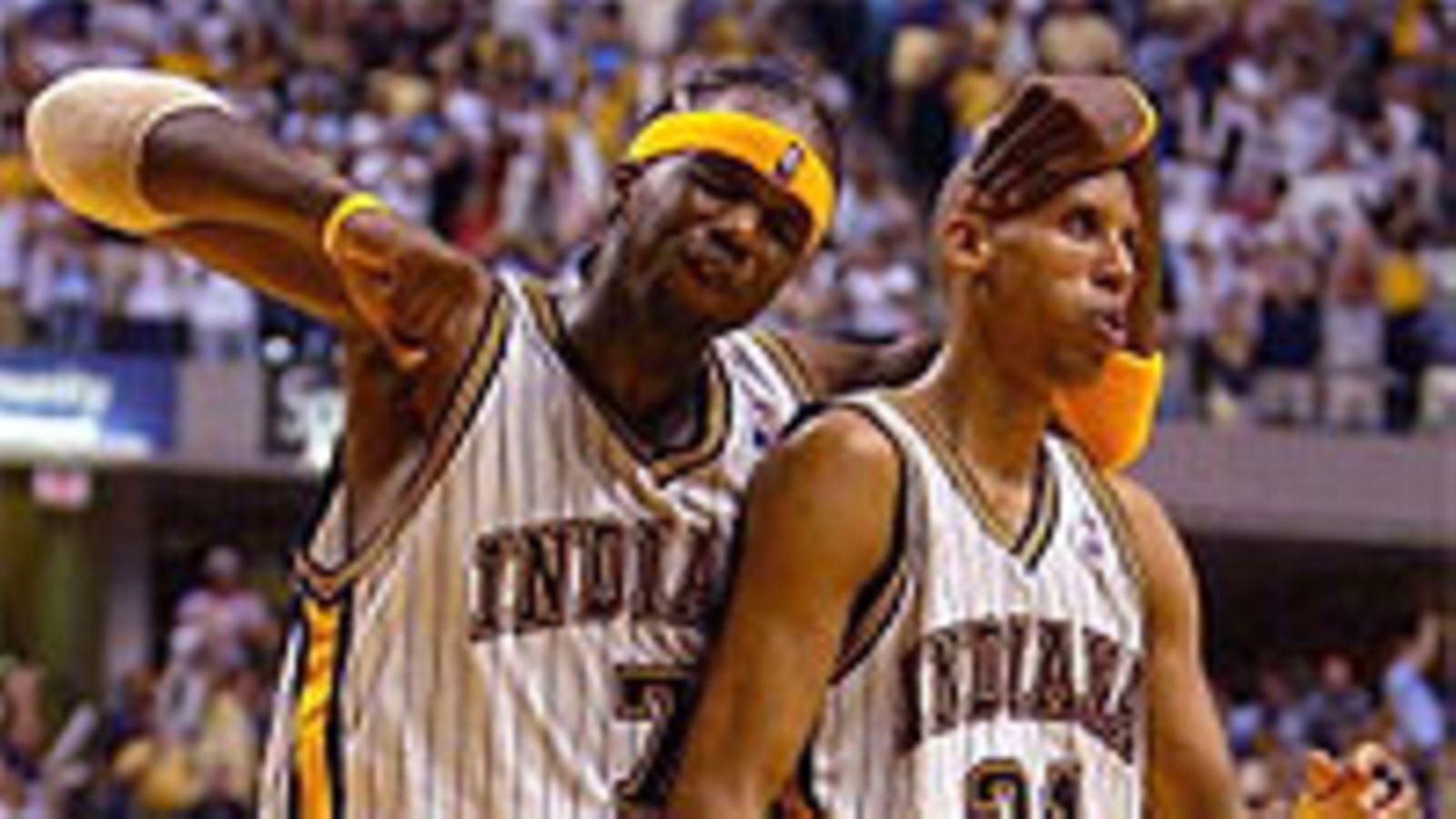 Jermaine O'Neal ja Reggie Miller, kuva: Andy Lyons/Getty Images