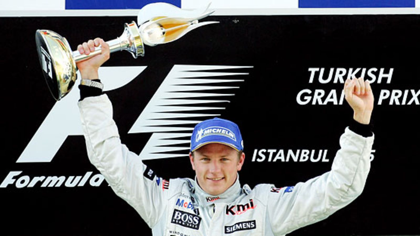 Kimi Räikkönen Turkin GP:n 2005 voittajana, kuva: Lars Baron/Bongarts/Getty Images