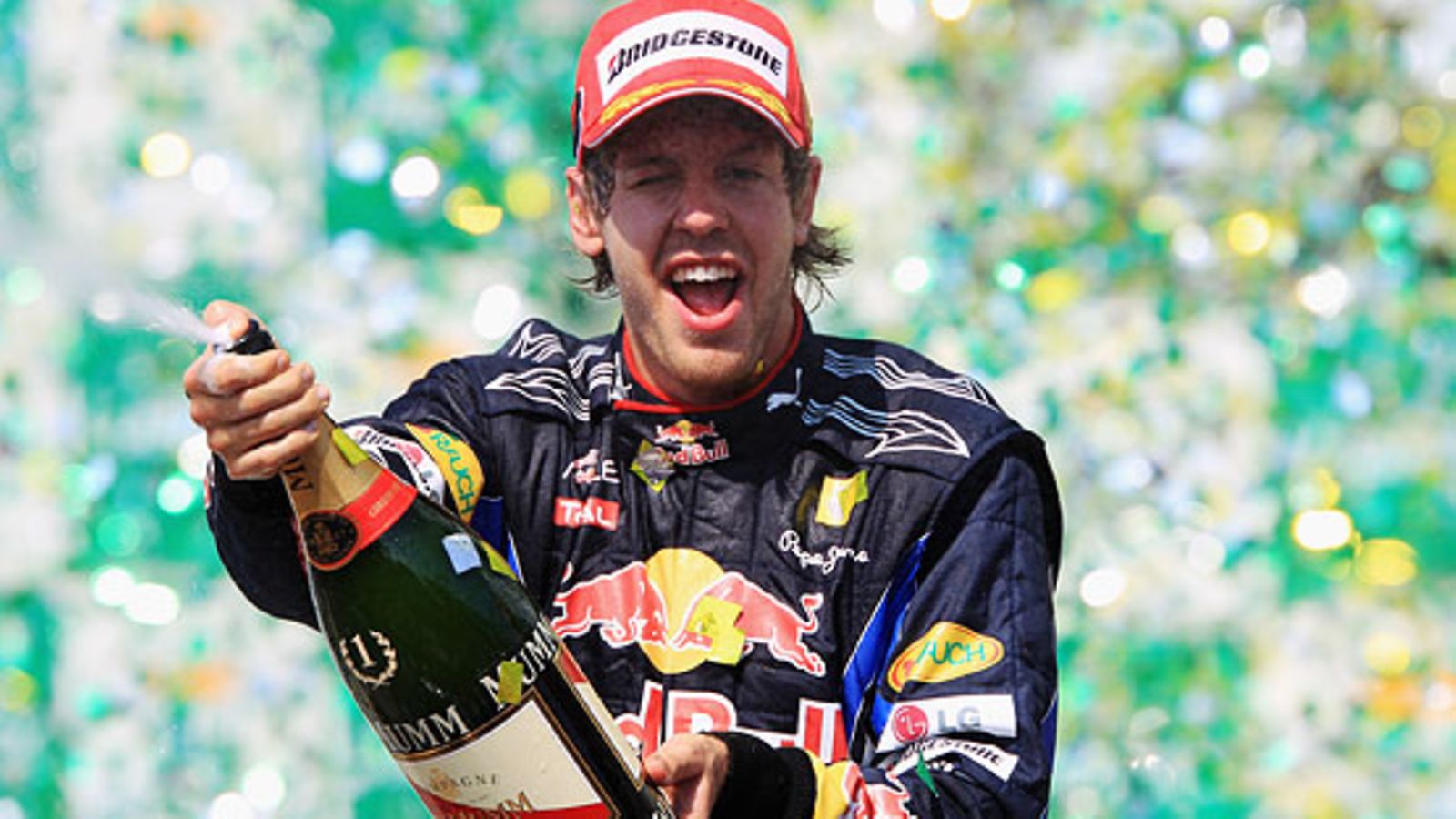 Sebastian Vettel juhlii Brasilian GP:n voittoa