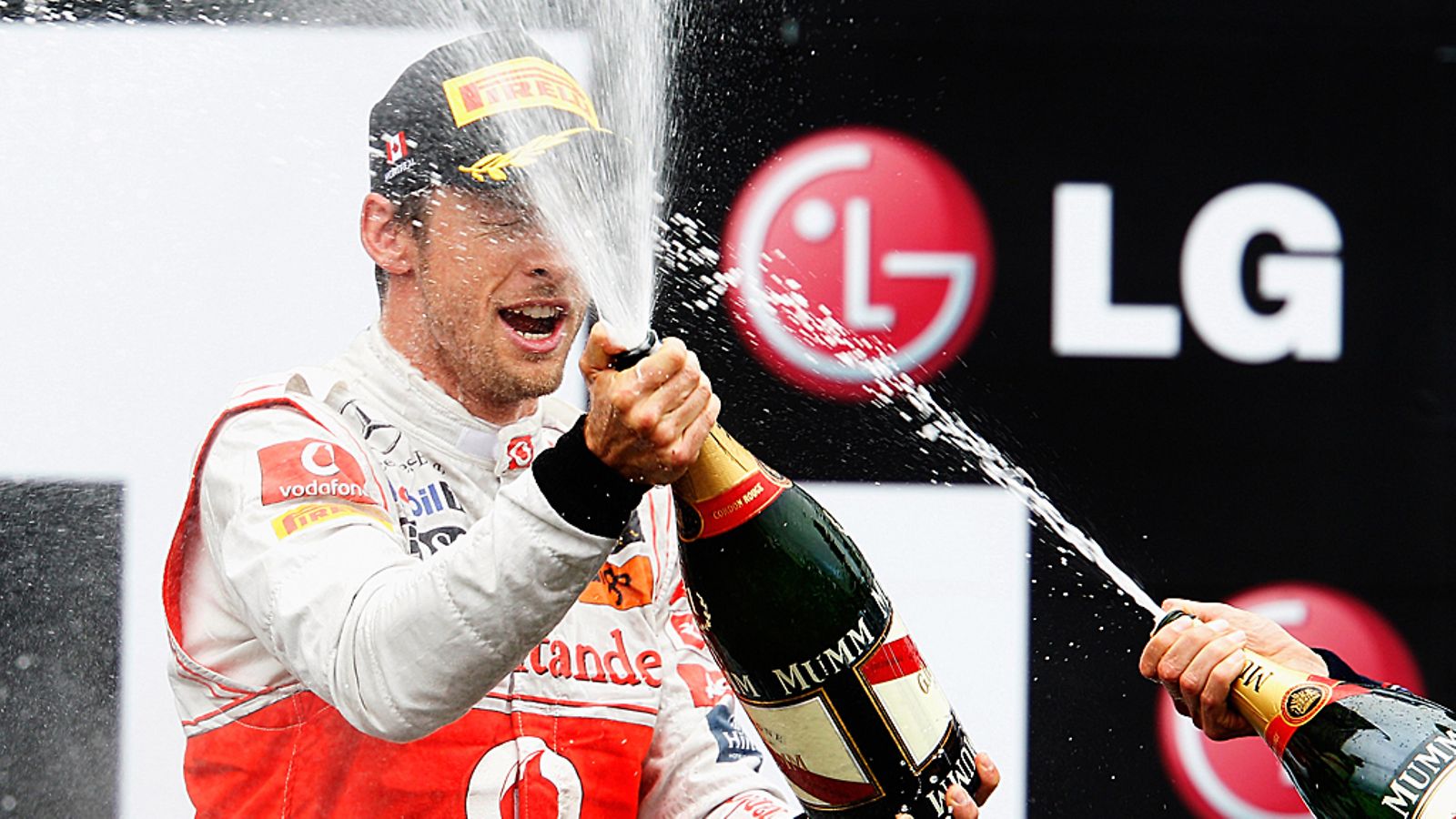 Huikea Kanadan GP päättyi Jenson Buttonin voitonjuhliin.