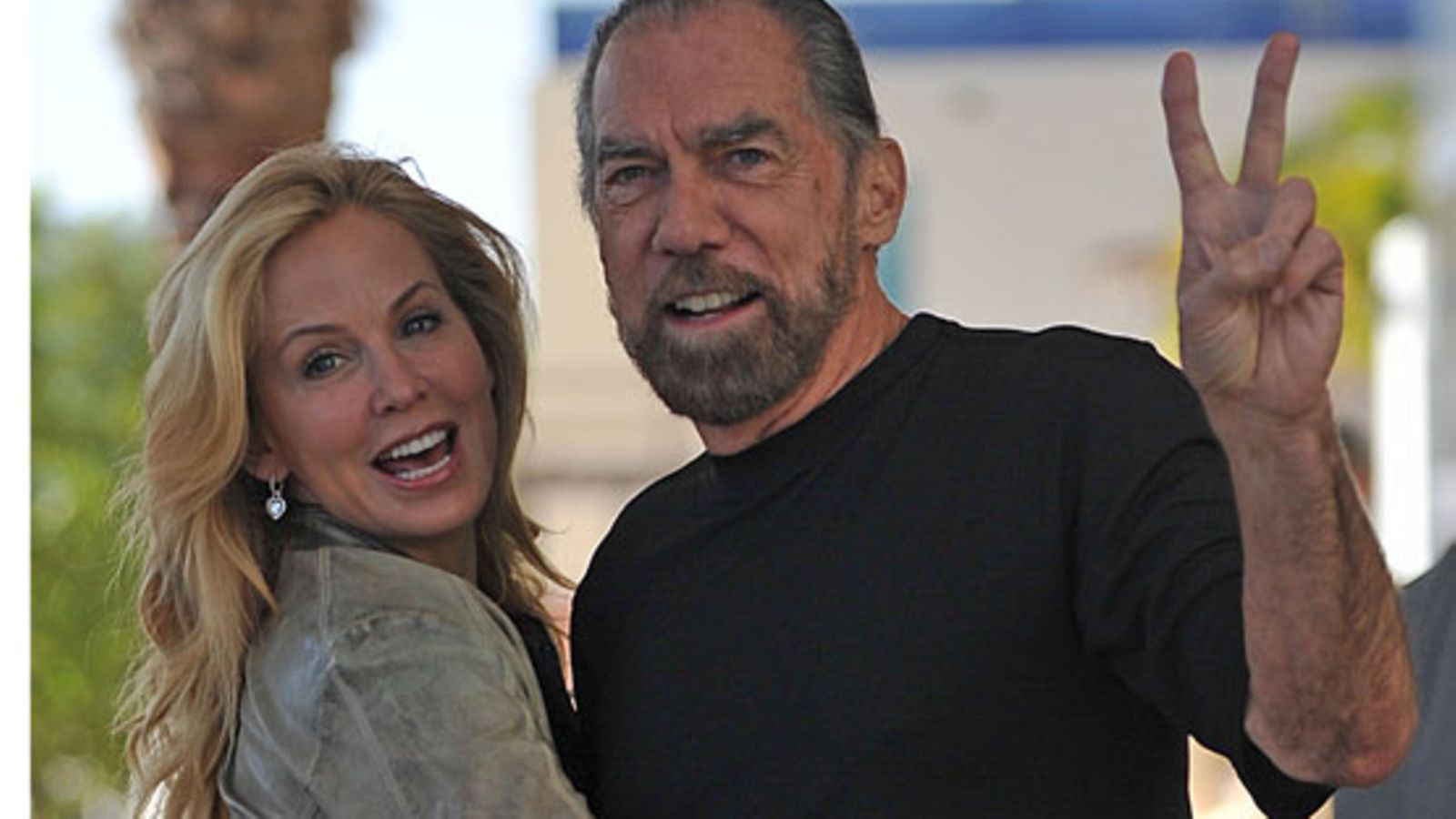 John Paul DeJoria toteutti amerikkalaisen unelman. Rinnalla vaimo Elouise.