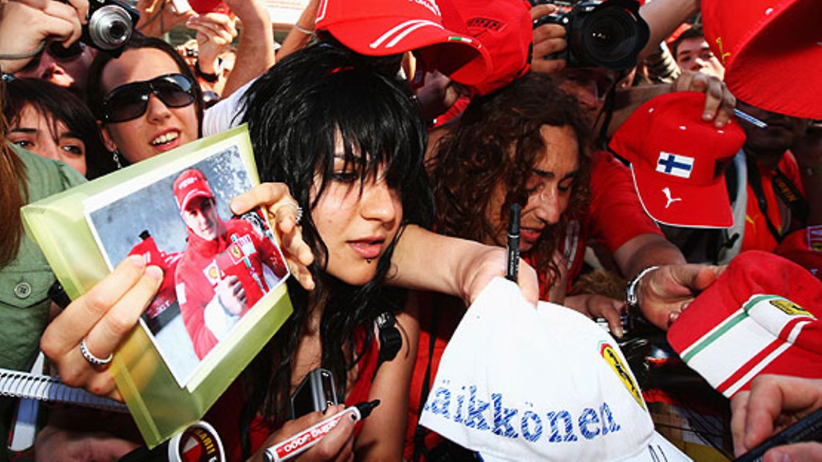Ferrarin faneja. Clive Mason/GETTY.