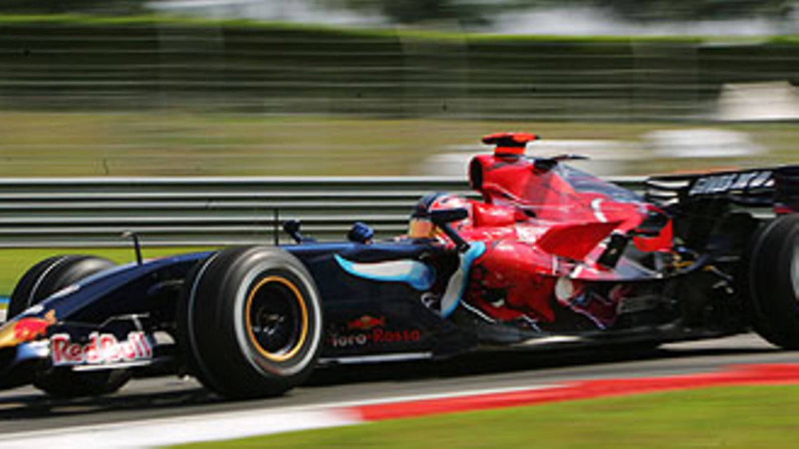 Vitantonio Liuzzi Toro Rosso, kuva:  Bryn Lennon/Getty Images