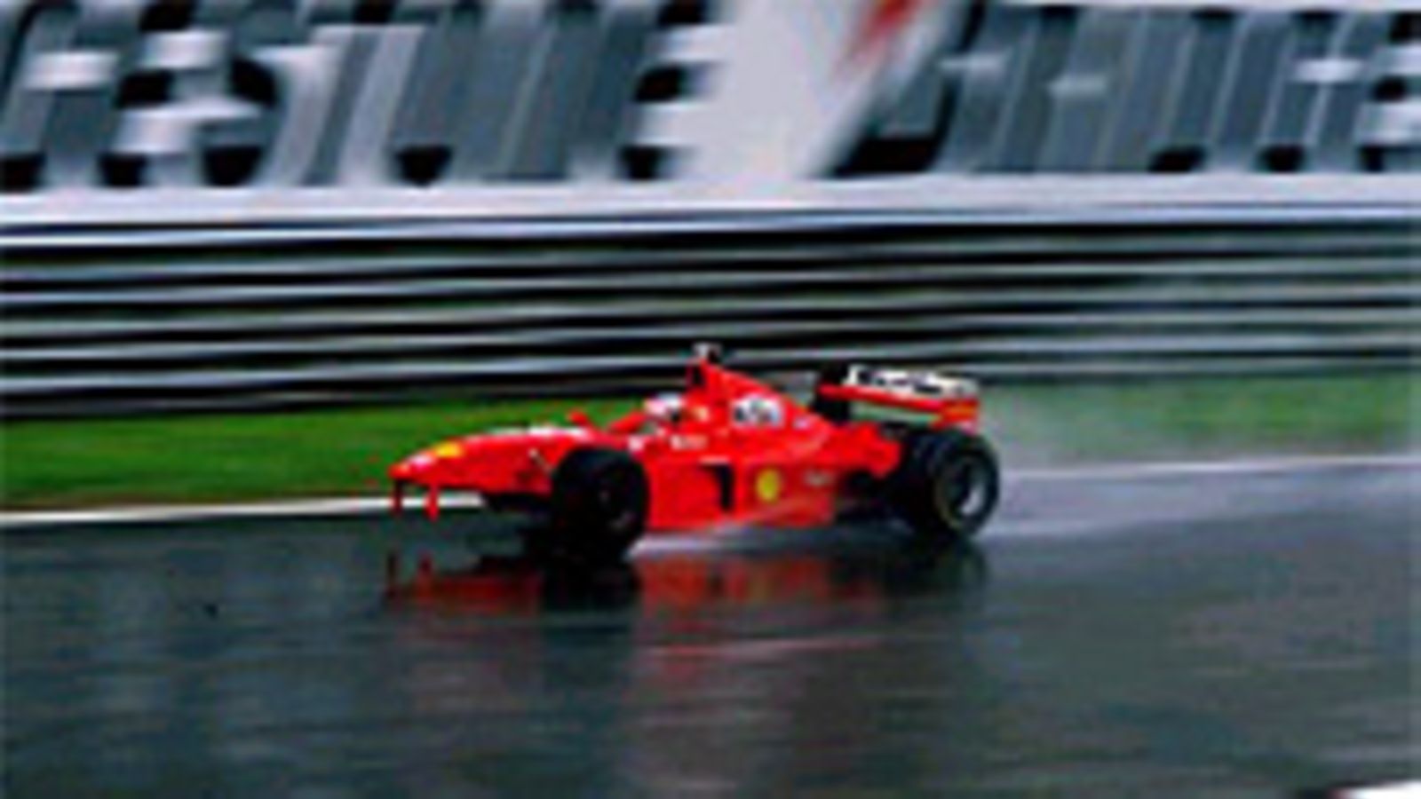 Michael Schumacherin Ferrari kolarin jälkeen, Spa 1998, Clive Mason /Allsport