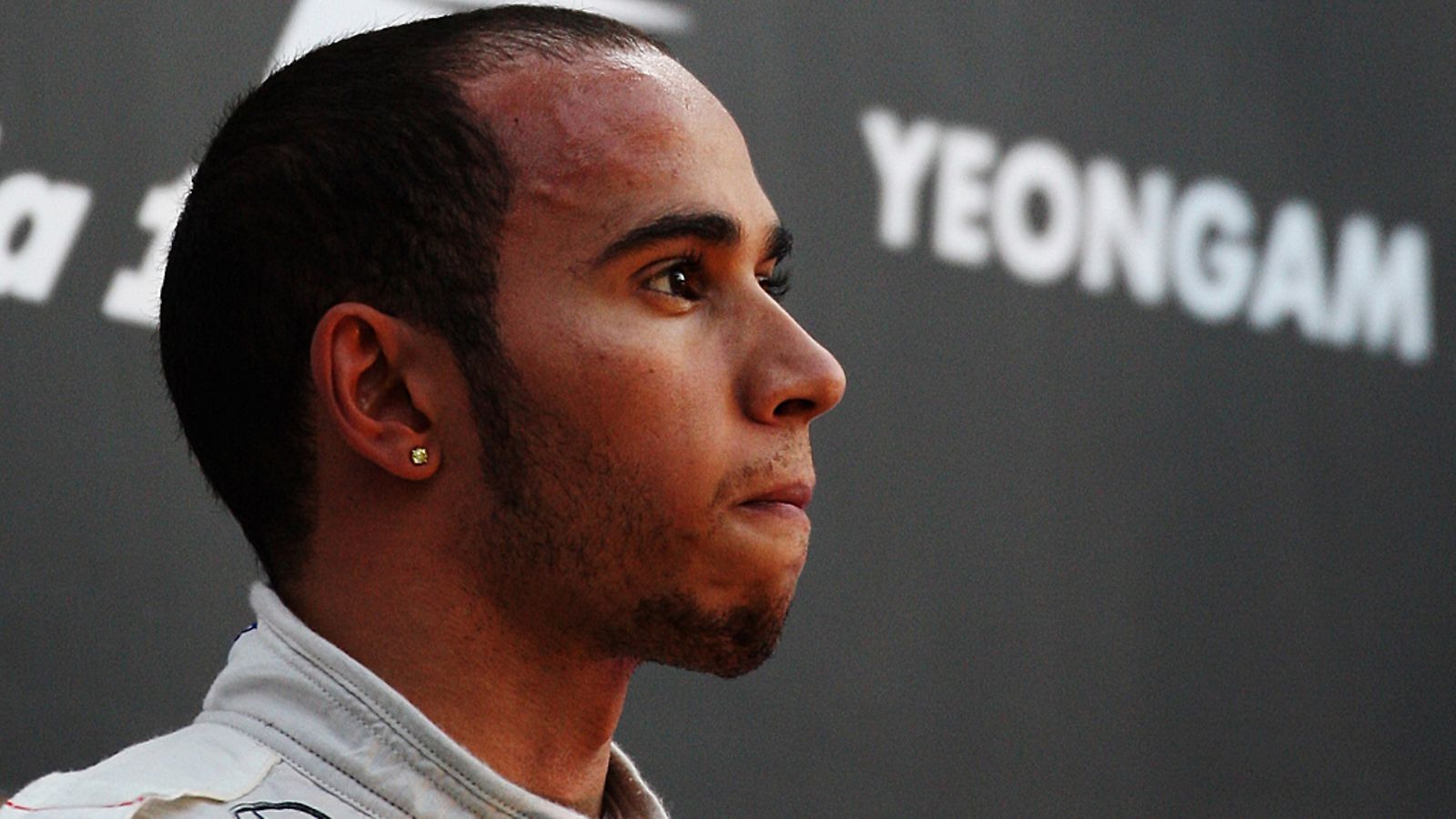 Lewis Hamilton Korean GP:n palkintopallilla