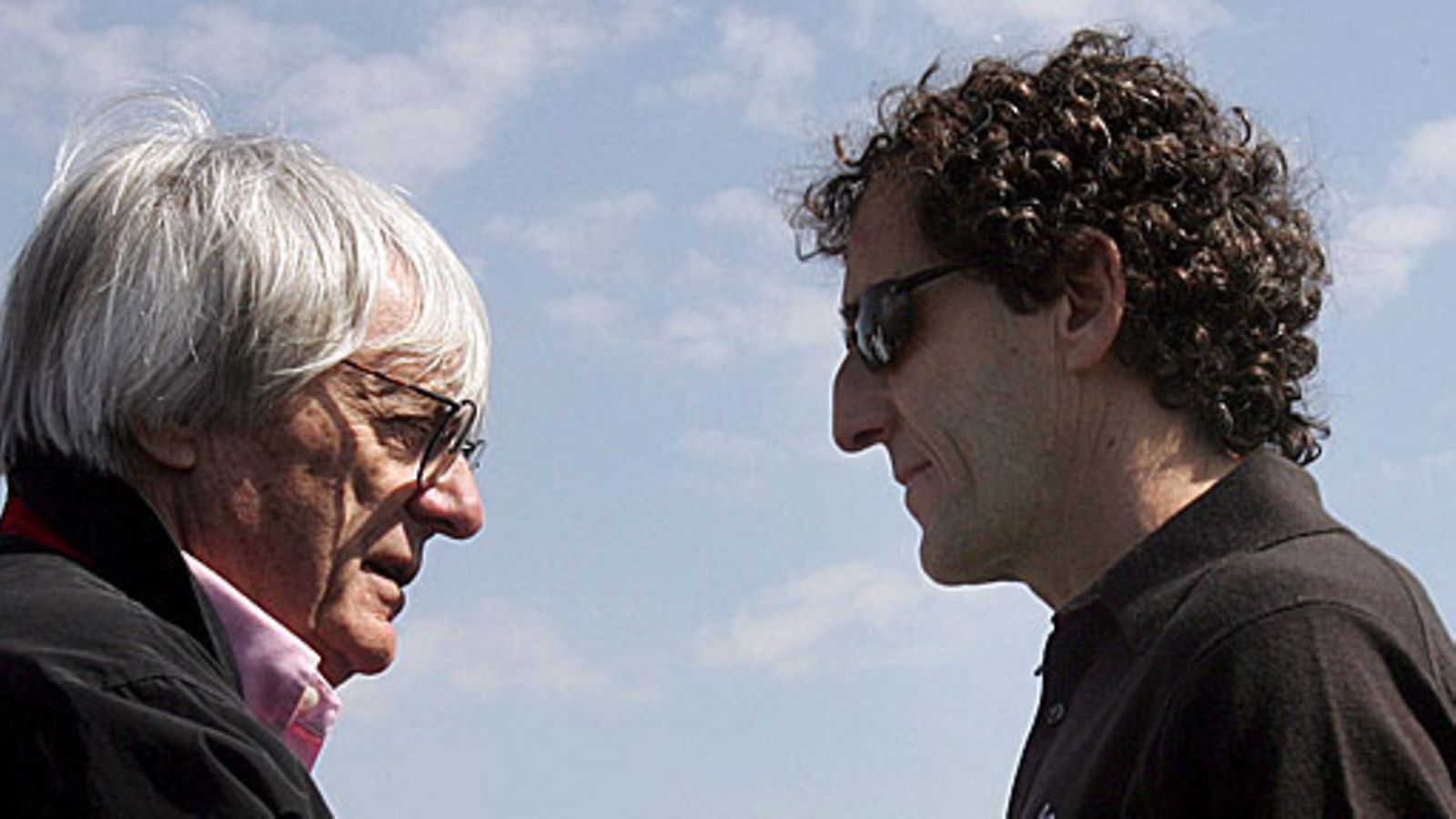 Bernie Ecclestone ja Alain Prost, kuva: EPA/JUAN CARLOS CARDENAS