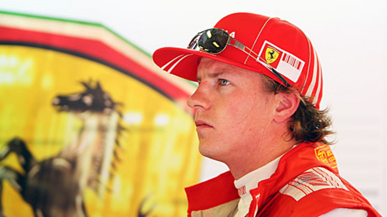 Kimi Räikkönen vakavana Unkarin GP:ssä 2009. Kuva: Mark Thompson/GETTY.