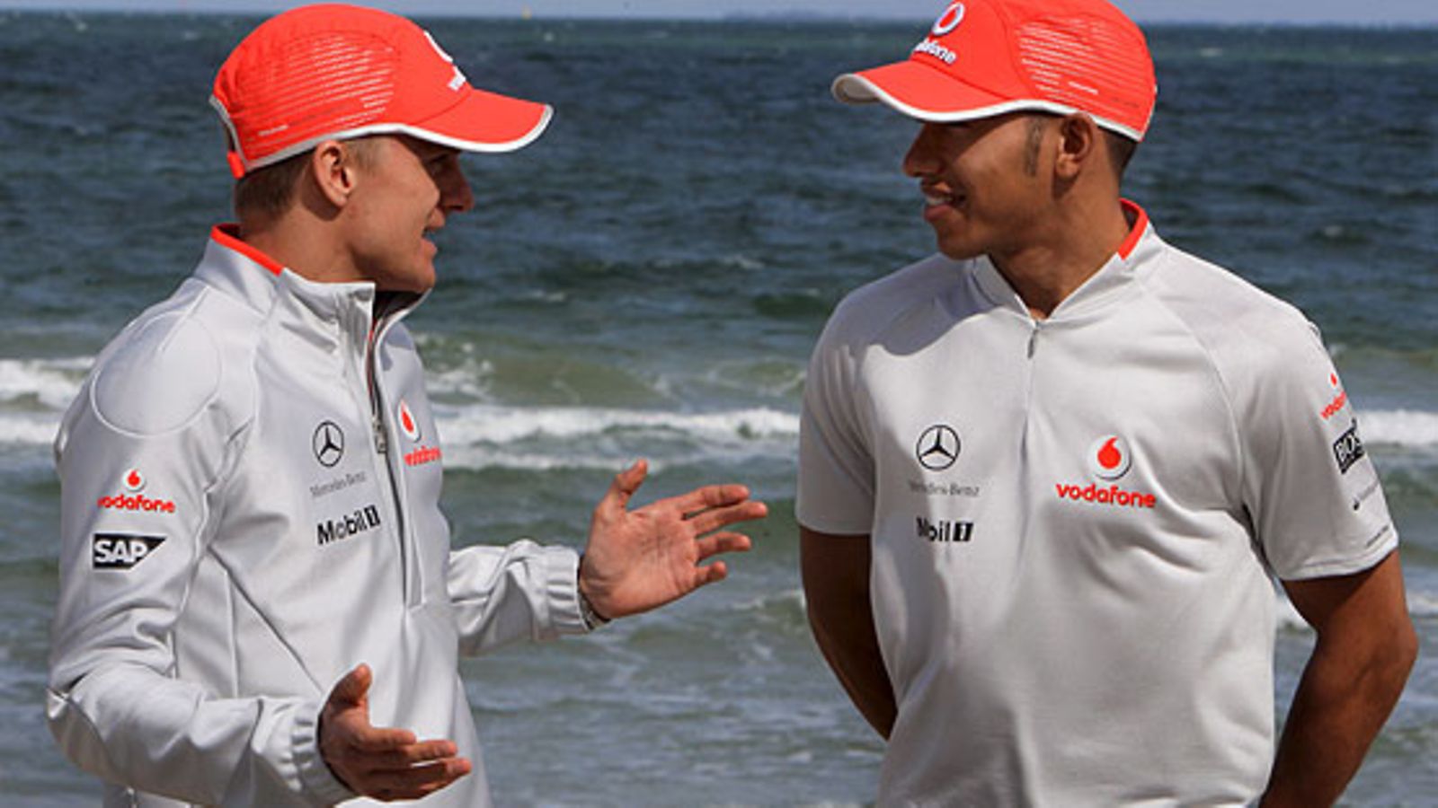 Heikki Kovalainen ja Lewis Hamilton, kuva: EPA/JENS BUETTNER