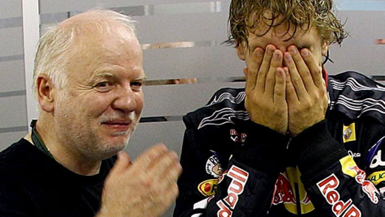 Isä-Norbert liikuttui Sebastien Vettelin F1-mestaruudesta.