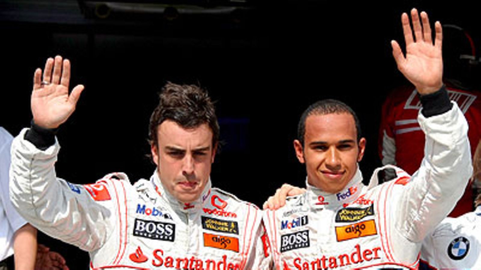 Fernando Alonso, Lewis Hamilton, kuva:  EPA/OLIVER WEIKEN