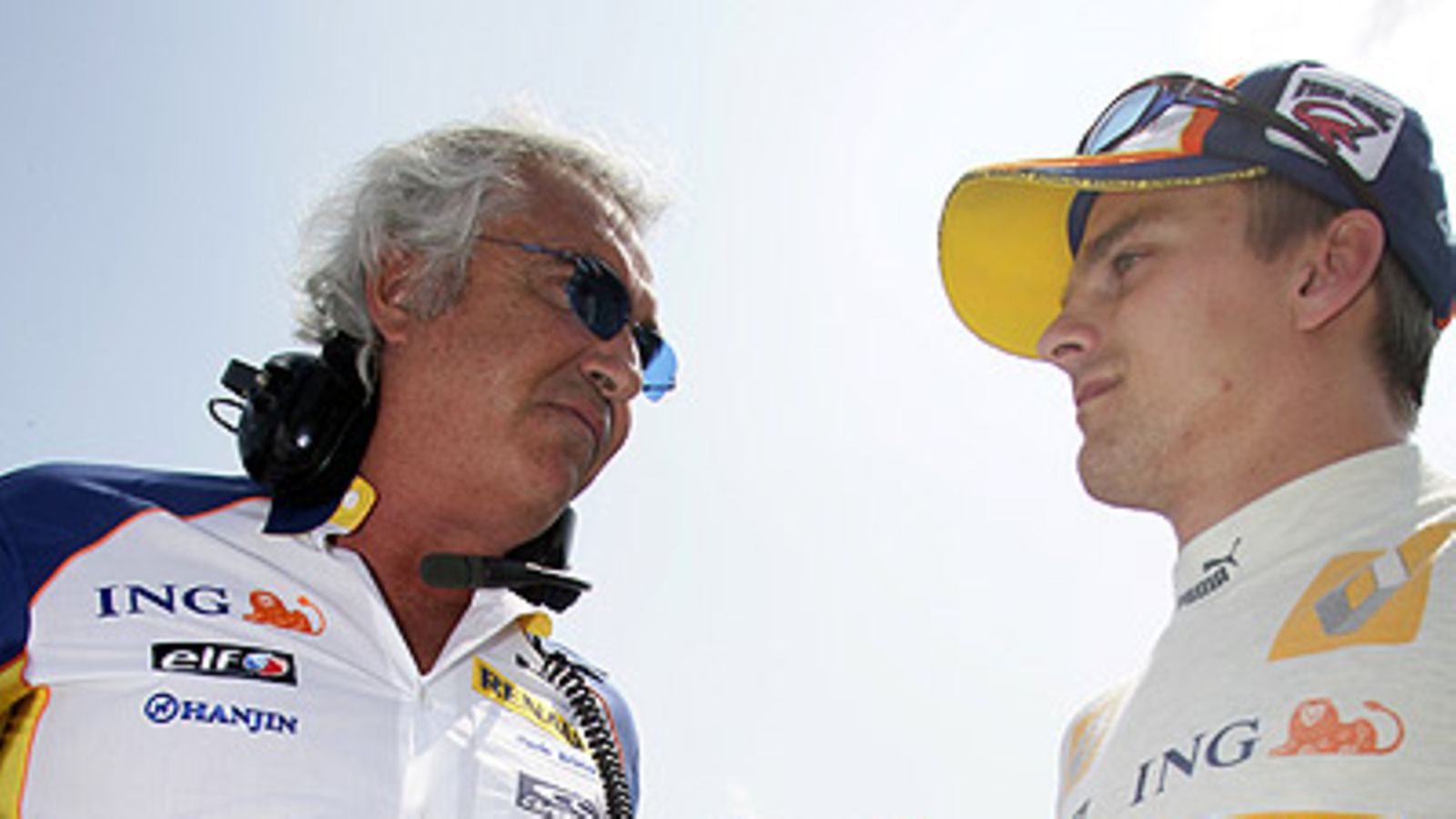 Flavio Briatore, Heikki Kovalainen, kuva: Charles Coates/LAT Photographic