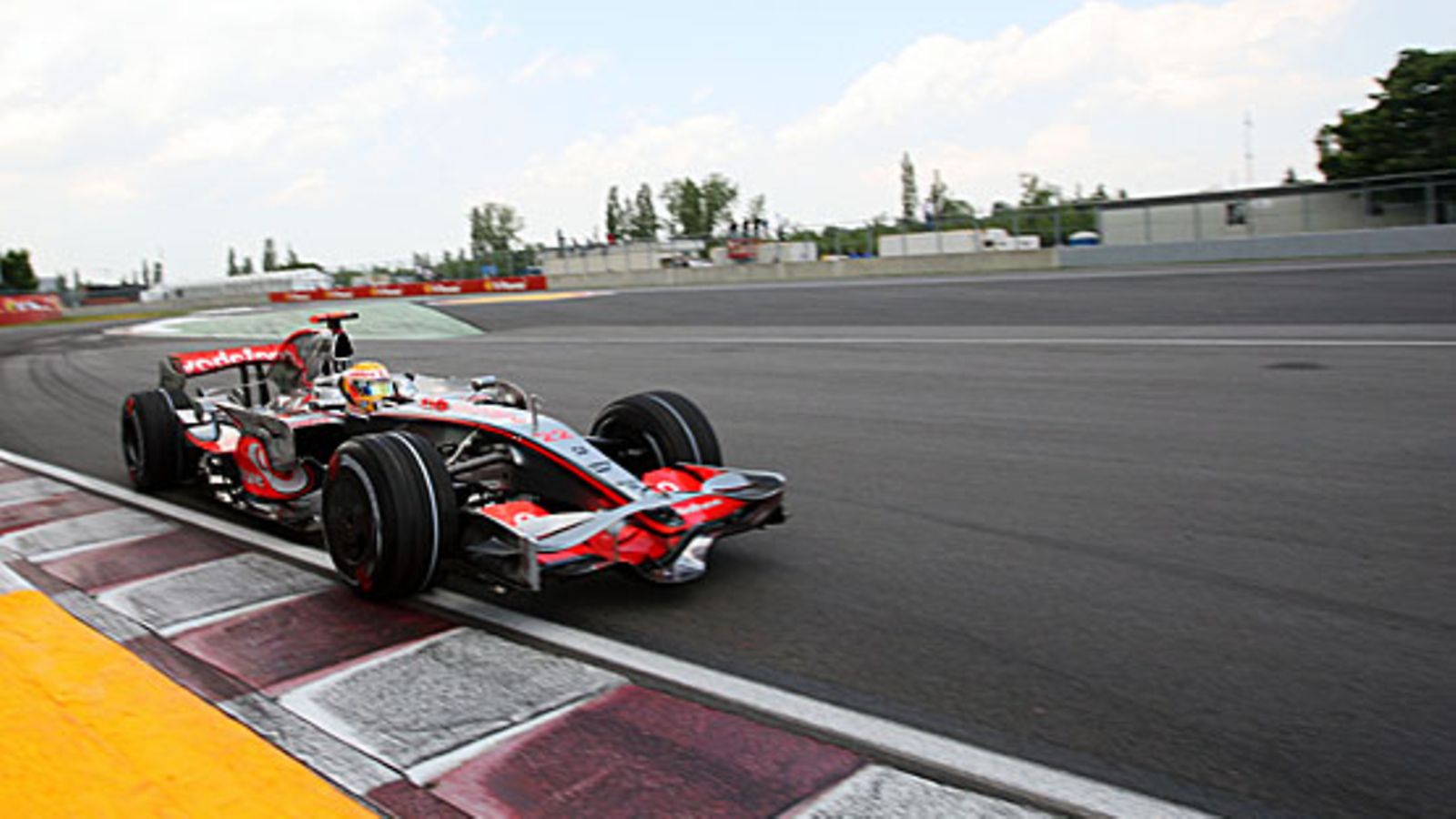 Lewis Hamilton Kanadassa 2008. Kuva: Mark Thompson/GETTY.