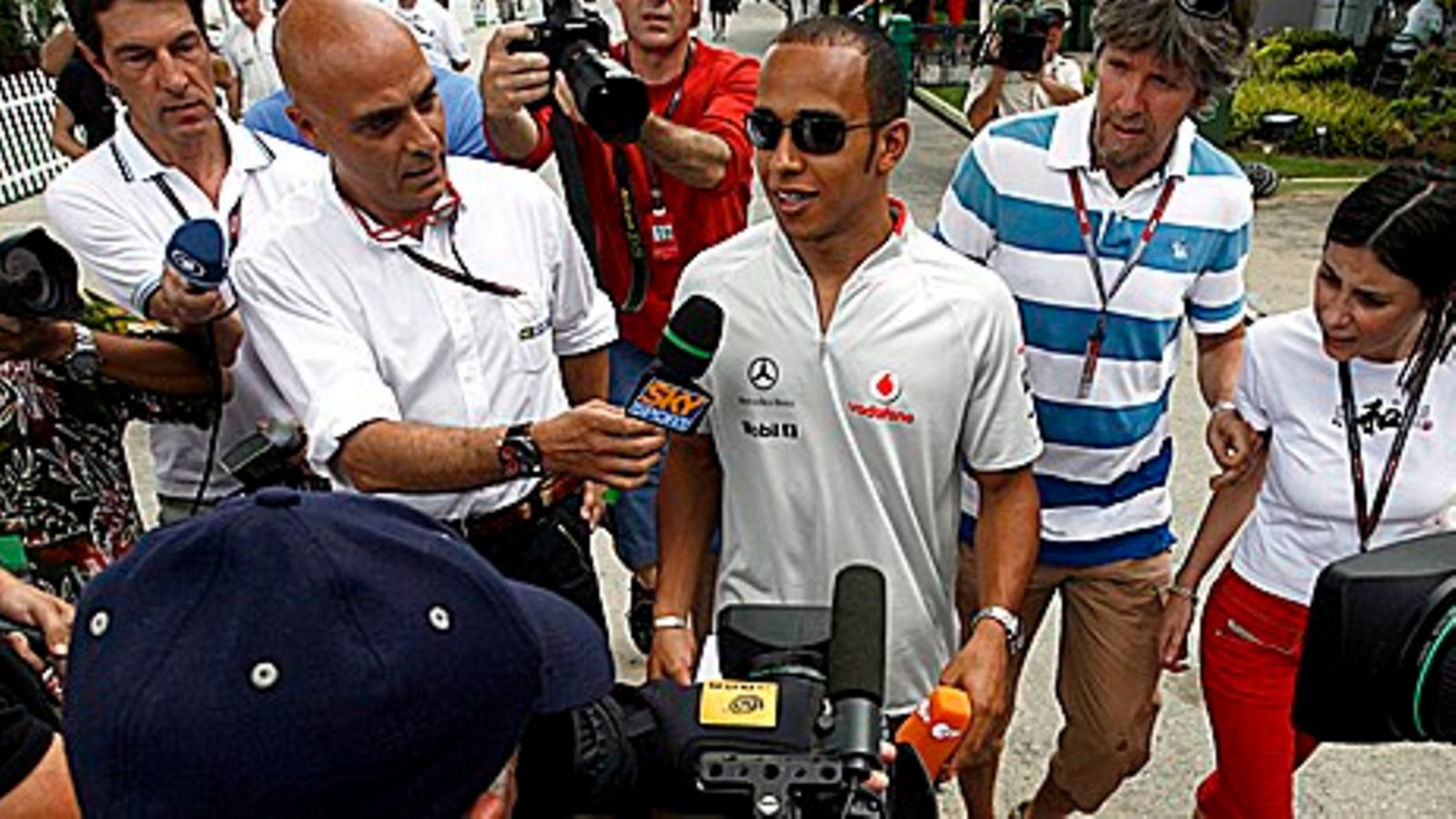 Lewis Hamilton, kuva: EPA/DIEGO AZUBEL