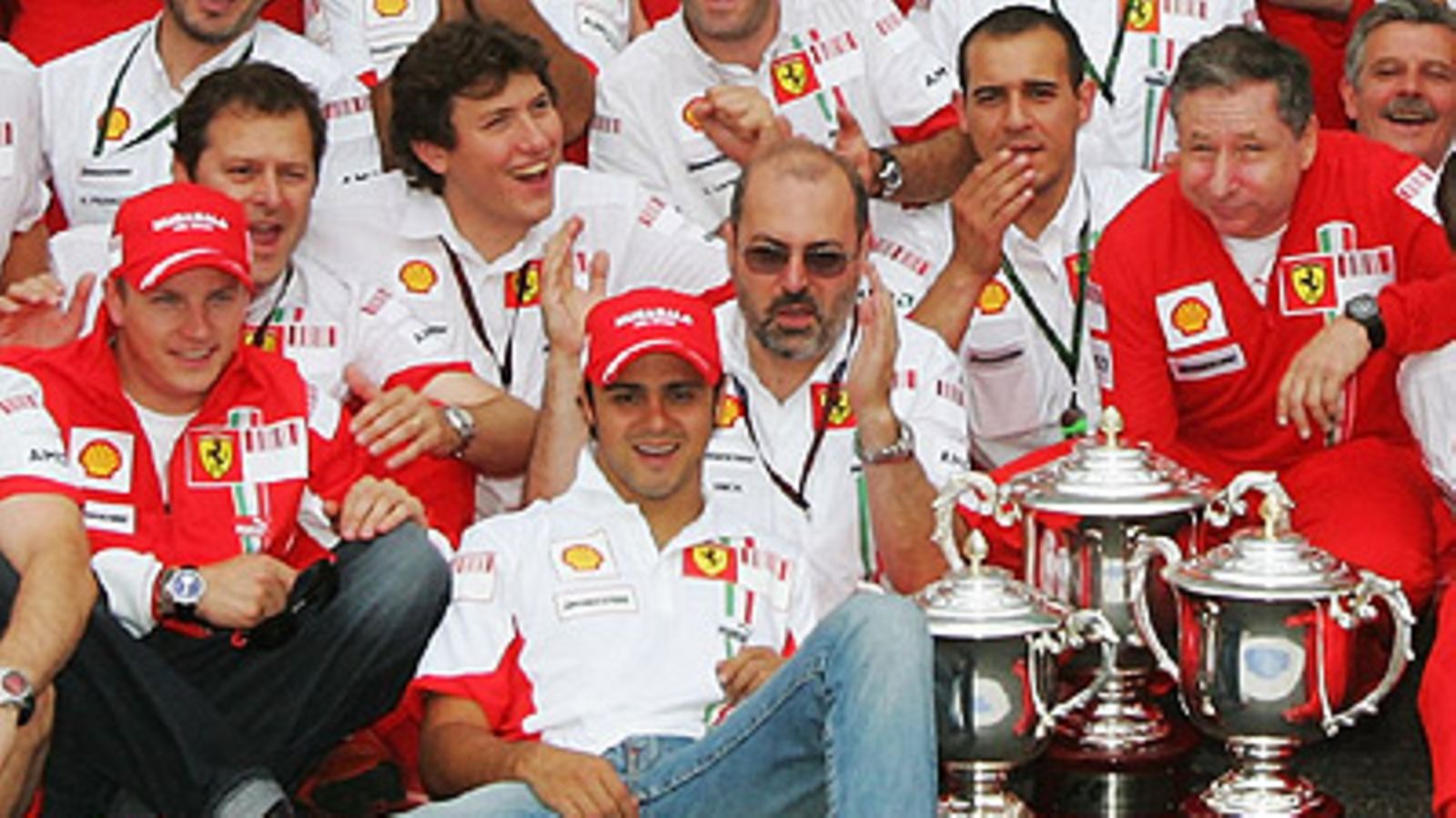 Kimi Räikkönen, Felipe Massa ja Jean Todt, kuva: Clive Rose/Getty Images