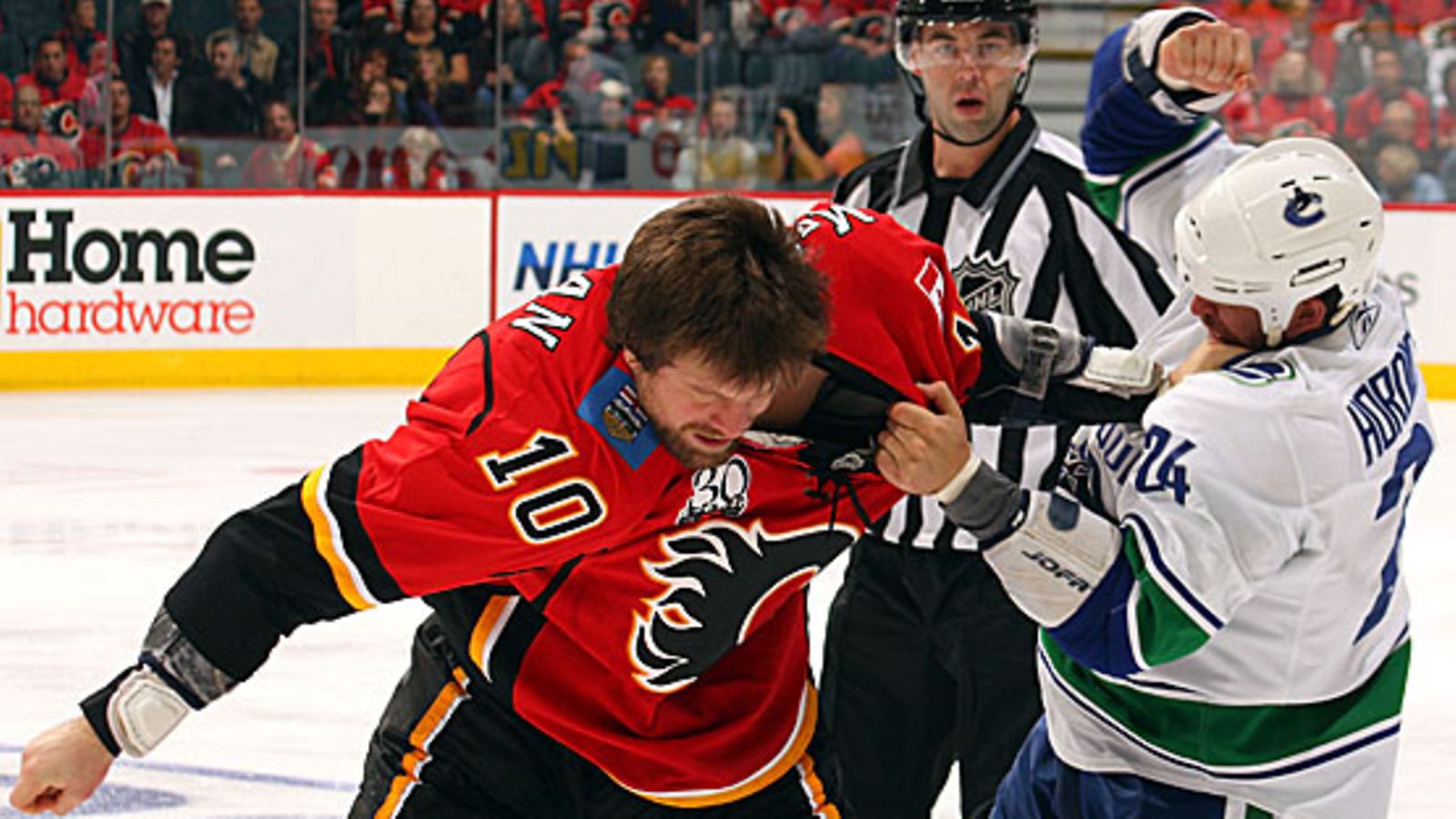 Brian McGrattan ja Darcy Hordichuk, kuva: Brad Watson/NHLI/Getty Images