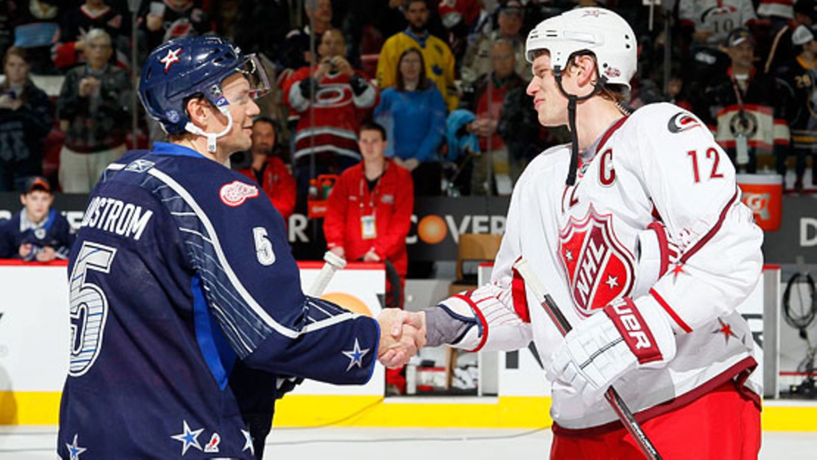 Tähdistökapteenit Nicklas Lidström ja Eric Staal.