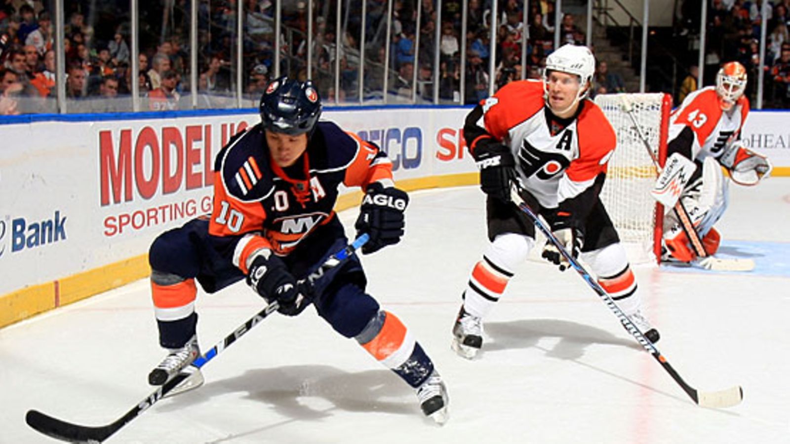 Kimmo Timonen ja Richard Park, kuva: Jim McIsaac/Getty Images