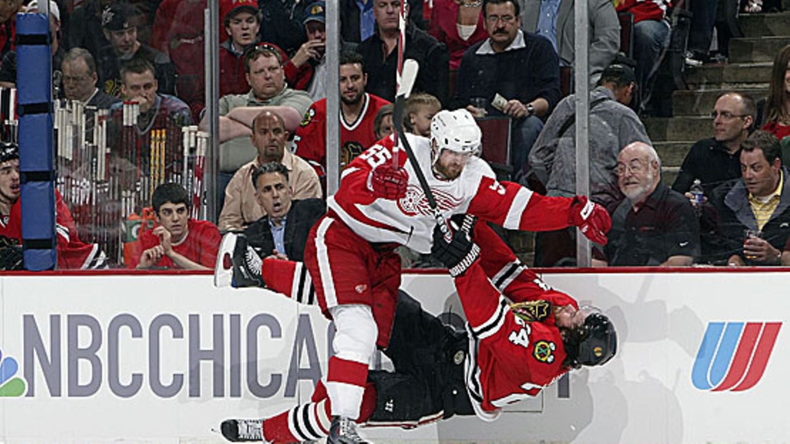 Niklas Kronwall taklaus päätti  Martin Havlatin pelin, kuva: Bill Smith/NHLI via Getty Images