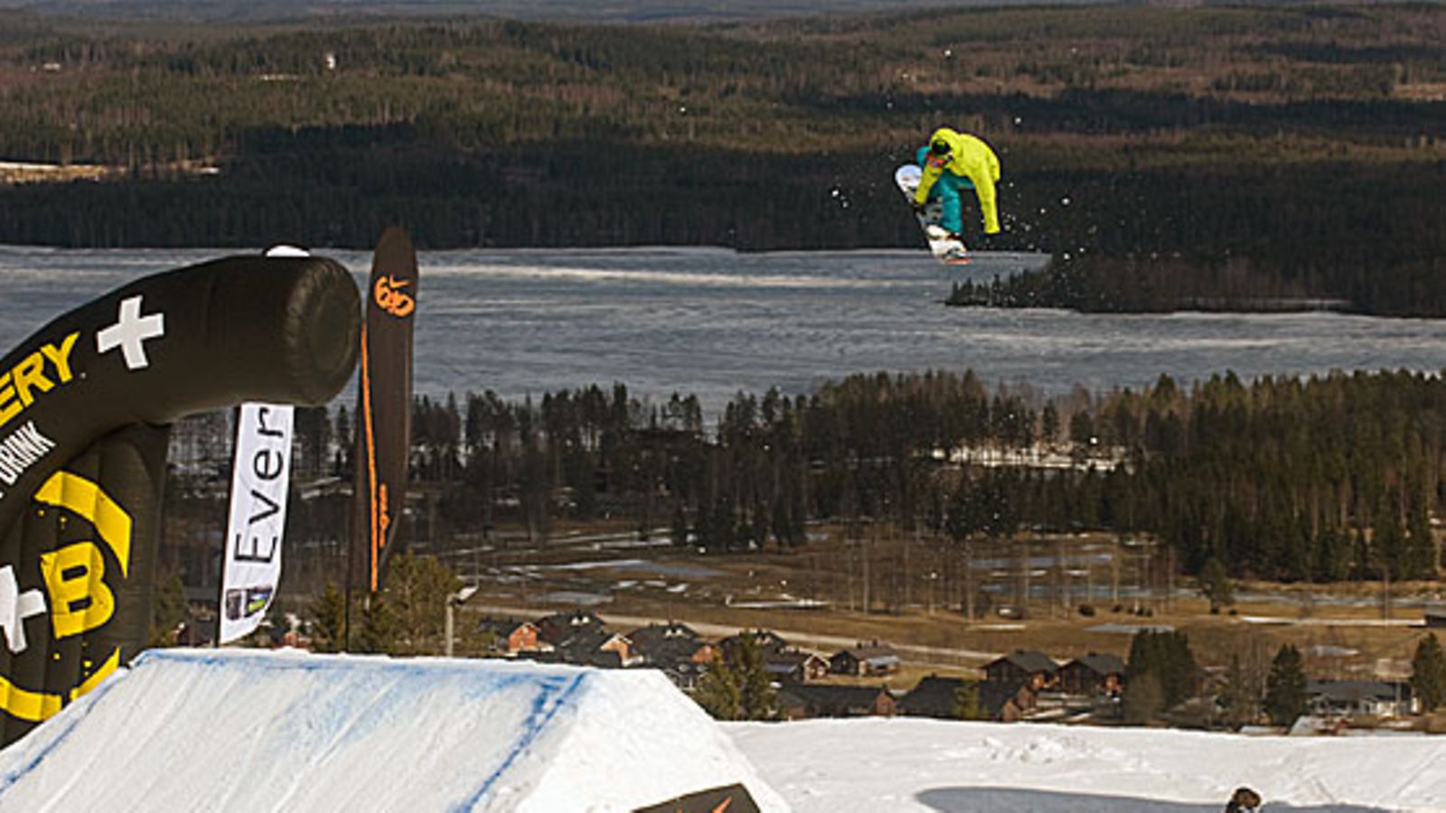 Tommi Rokolampi Tahkon slopestyle-kisassa.
