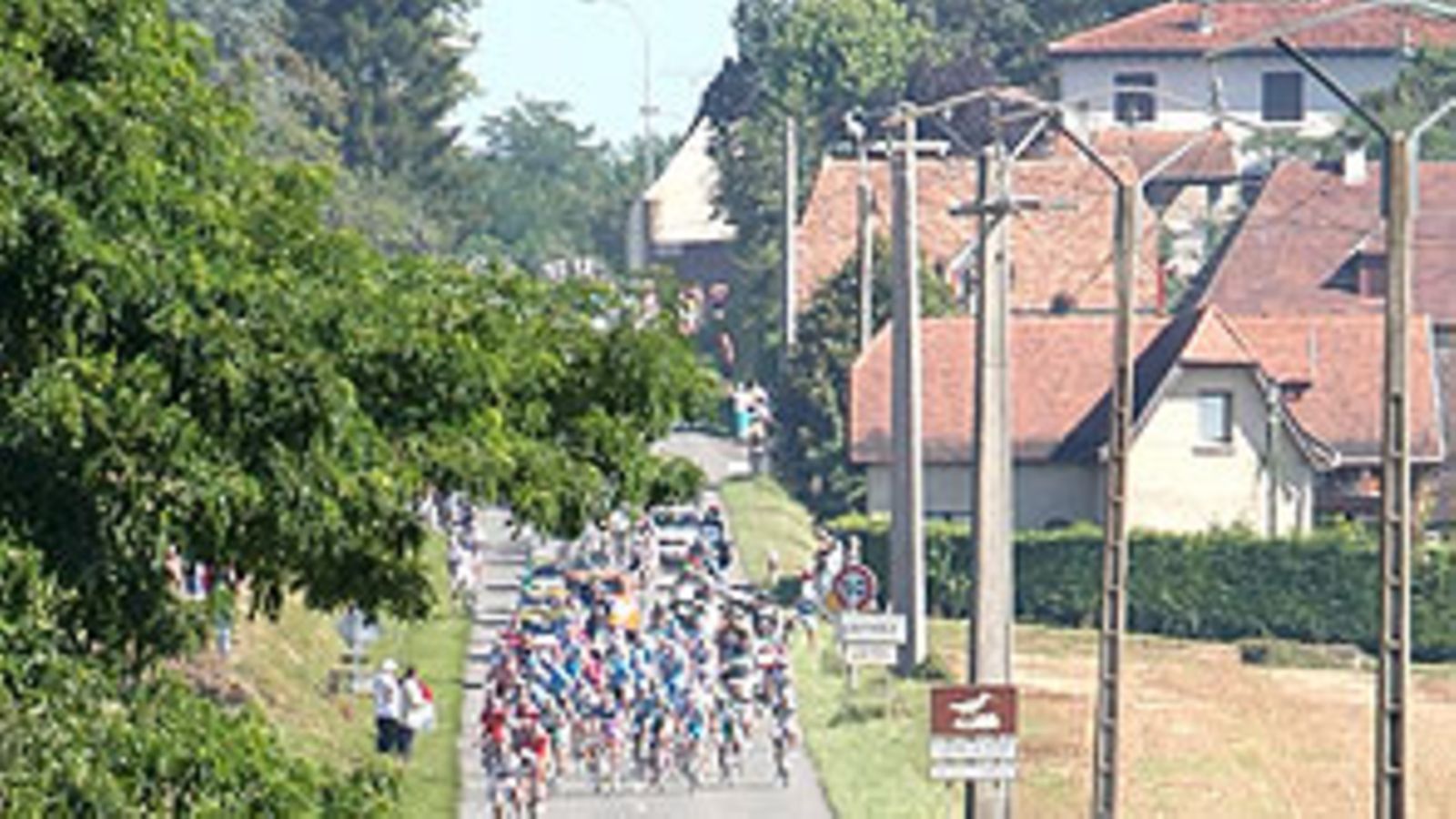 Ranskan ympäriajon 16. etappi Orthez ja Gourette-Col d'Aubisquen välillä. Kuva: Olivier Weiken/EPA.
