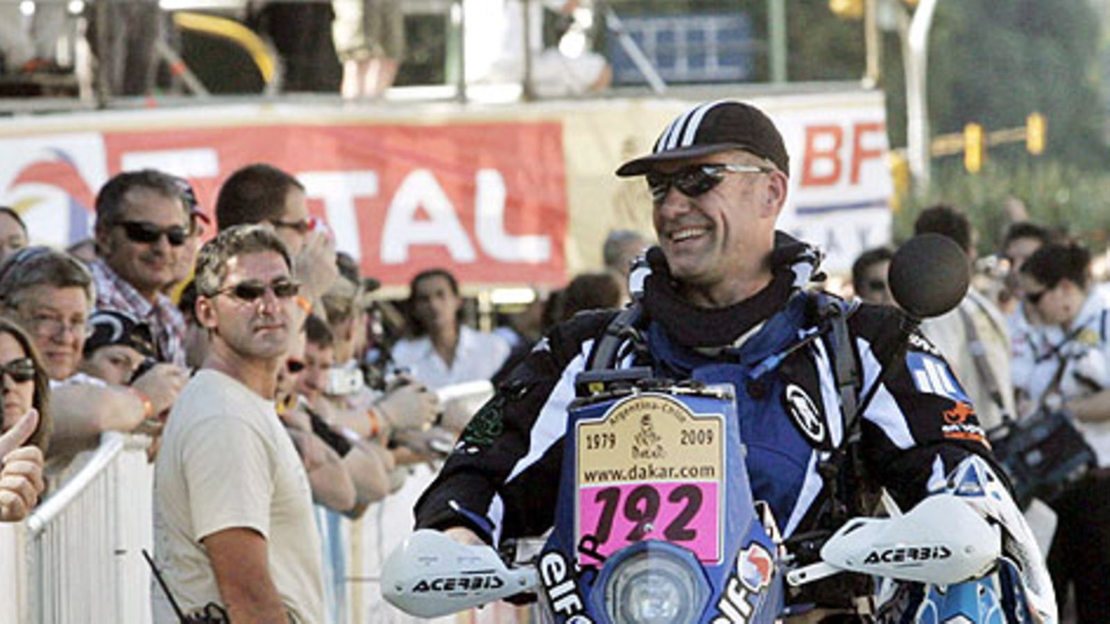 Pascal Terry Dakar-rallin seremoniallisessa startissa. Kuva: Alberto Raggio/EPA.