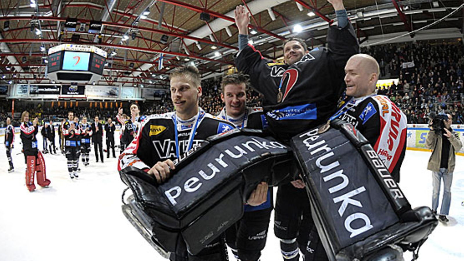 Filip Riska, Kalle Kaijomaa, Sinuhe Wallinheimo, Mikko Viitanen, kuva:Vesa Koivunen/NPI
