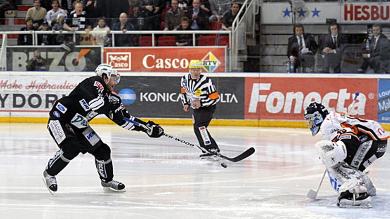 Tomas Plihal läpiajossa, kuva:Tuomo Tenhunen/NPI