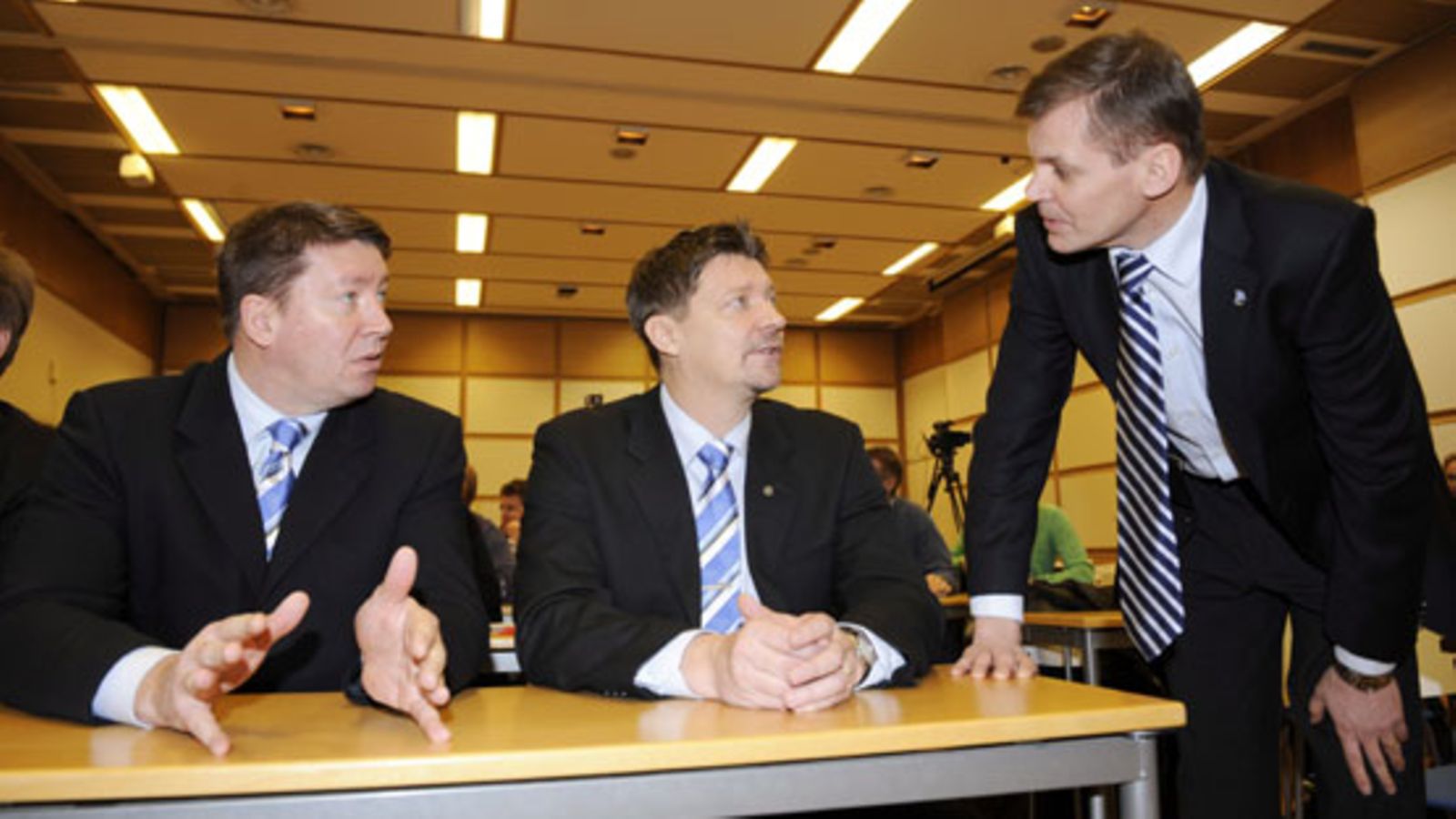 Jari Kurri, Jukka Jalonen ja Kari Niemi-Nikkola, kuva: Martti Kainulainen/Lehtikuva