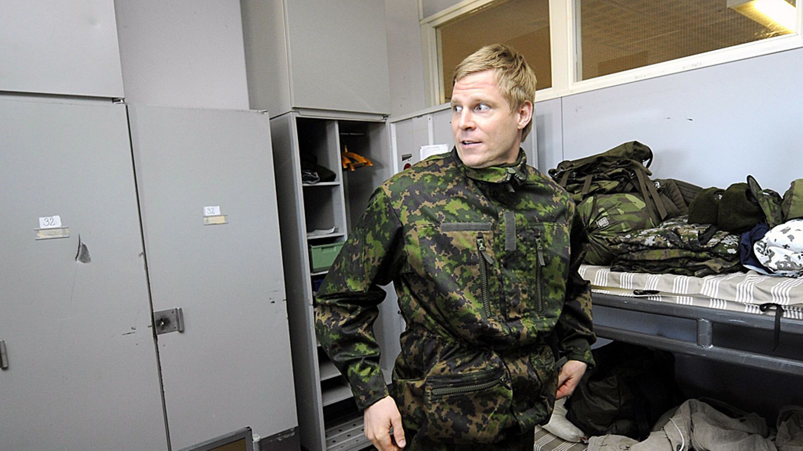 Mikko Koivu kasarmilla.