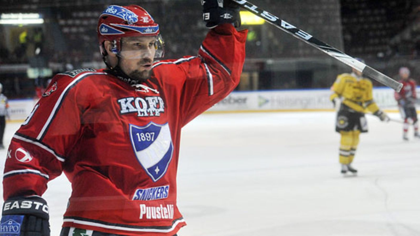 Kimmo Kuhta juhlii maalia