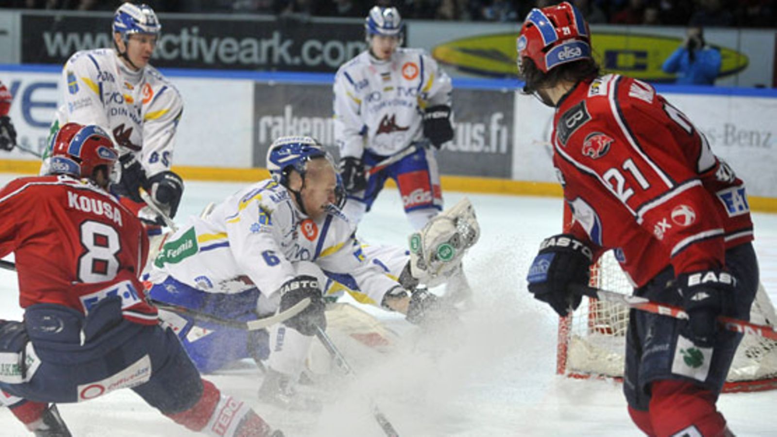 Mikko Kousa vie joukkueen 4-2-johtoon.