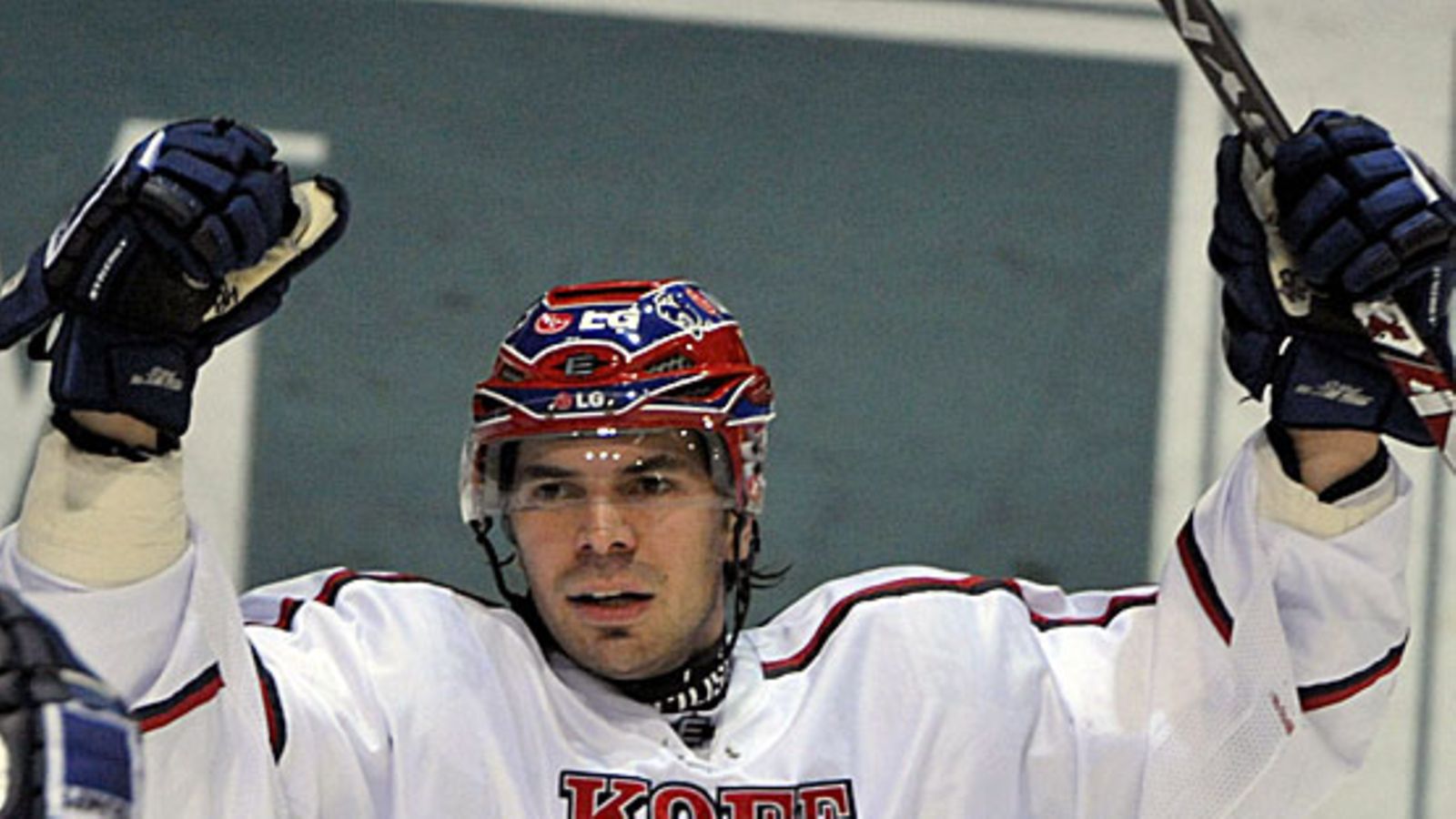 Hannu Pikkarainen HIFK:n paidassa 2008. Kuva: Kimmo Mäntylä/LEHTIKUVA.
