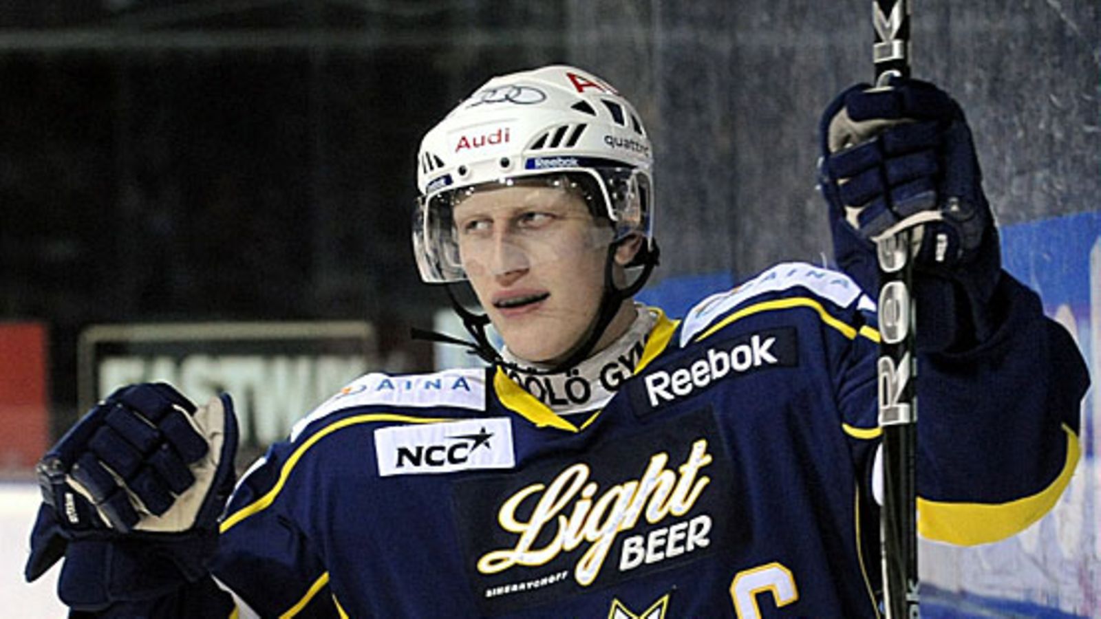 Toni Kähkönen tuulettaa maalia tiistaina. Kuva: Heikki Saukkomaa/LEHTIKUVA.