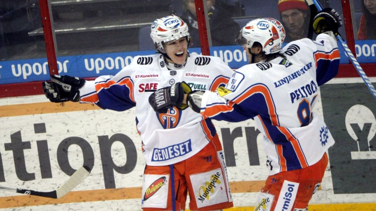 Tapparan Jan-Mikael Järvinen ja Jukka Peltola juhlatuulella.