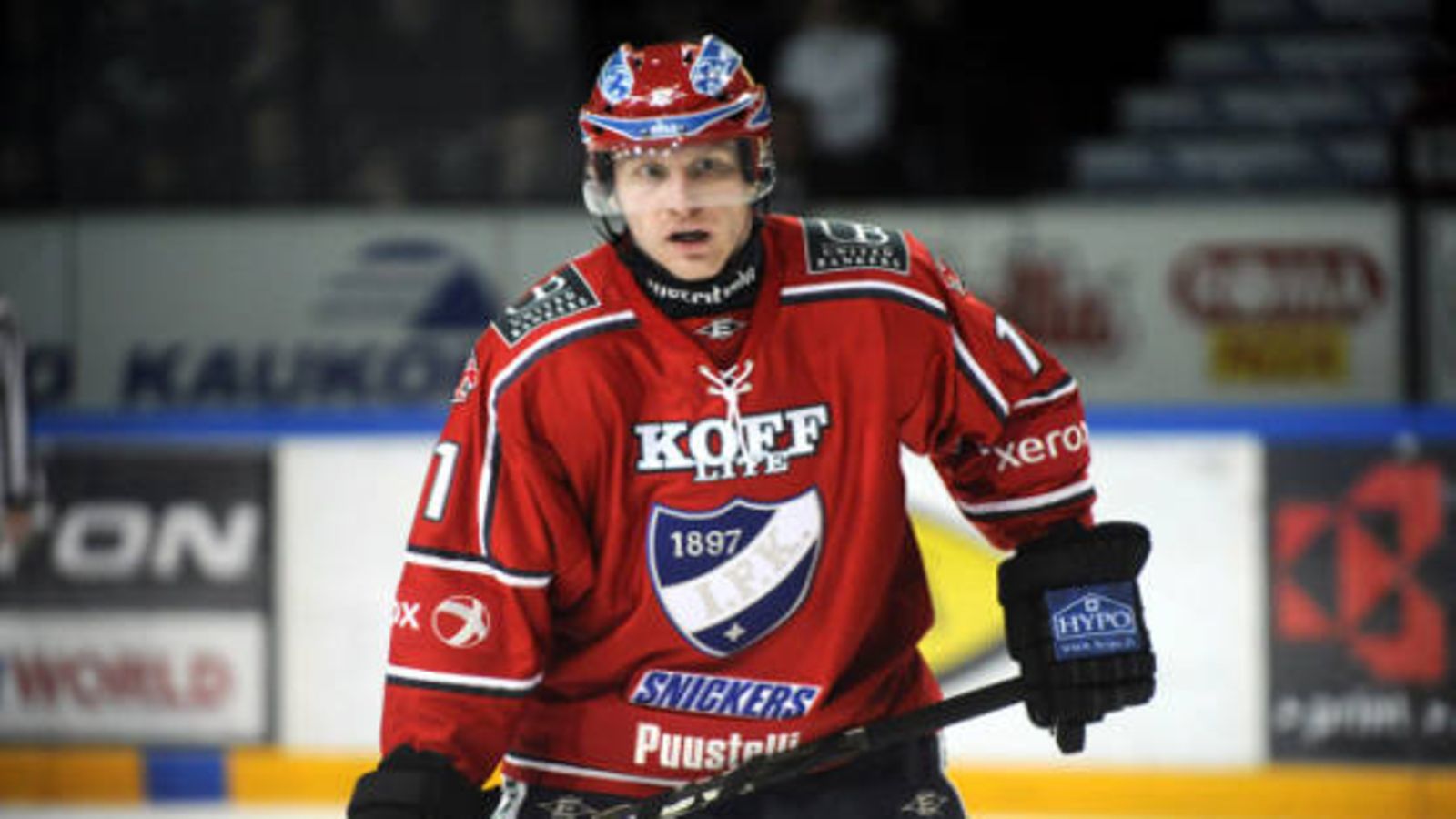 HIFK:n uusi pelaaja Hannes Hyvönen jääkiekon SM-liigan ottelussa HIFK vs JYP Helsingissä lauantaina 22. tammikuuta 2011.