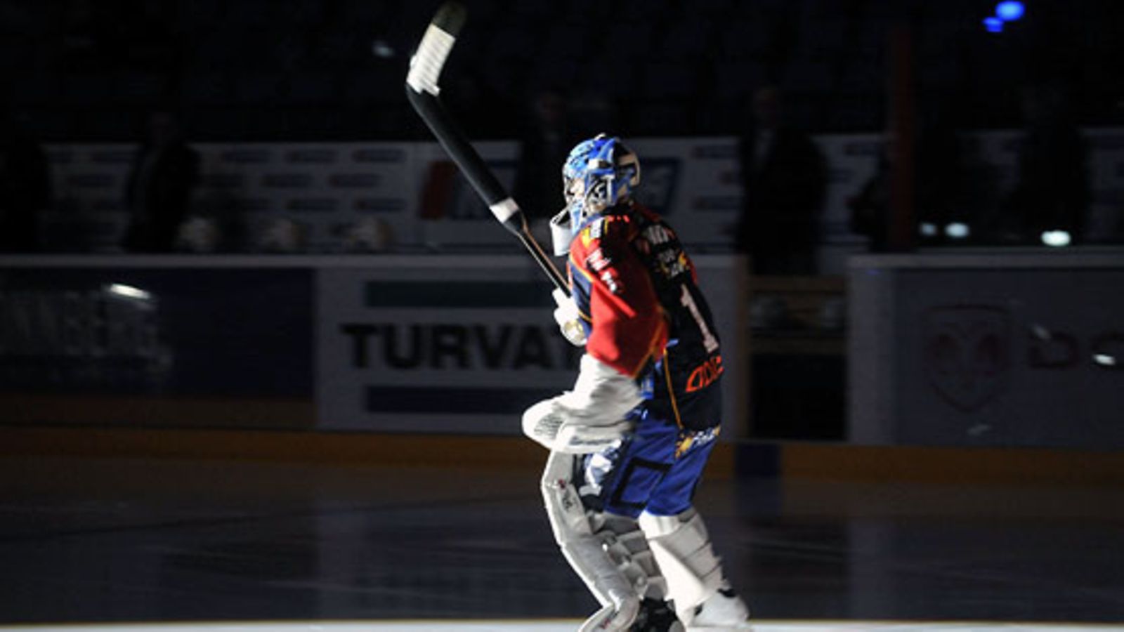 Mikael Vuorio Jokerien sotisovassa 2009.