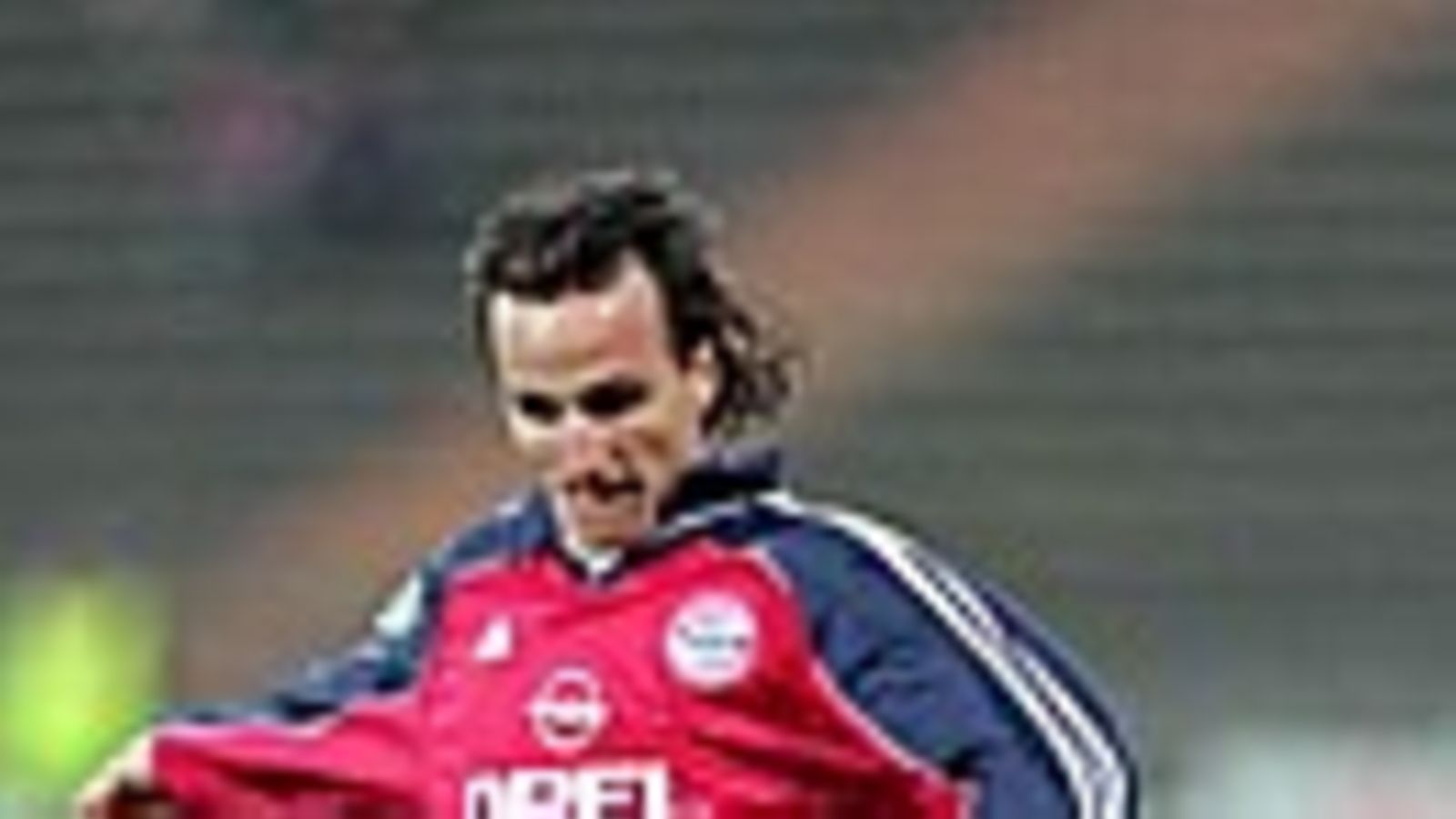 Jens Jeremies, Bayern München; Photo: Gary M Prior/Allsport