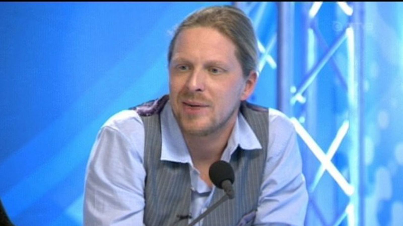 Tommi Liimatainen kehui naista tämän lähdettyä pois huoneesta.