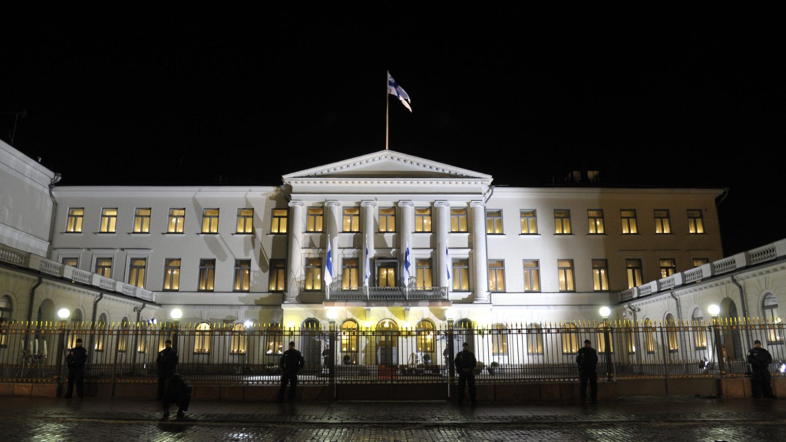 Presidentinlinna juhlavalaistuksessa 6.12.2011.