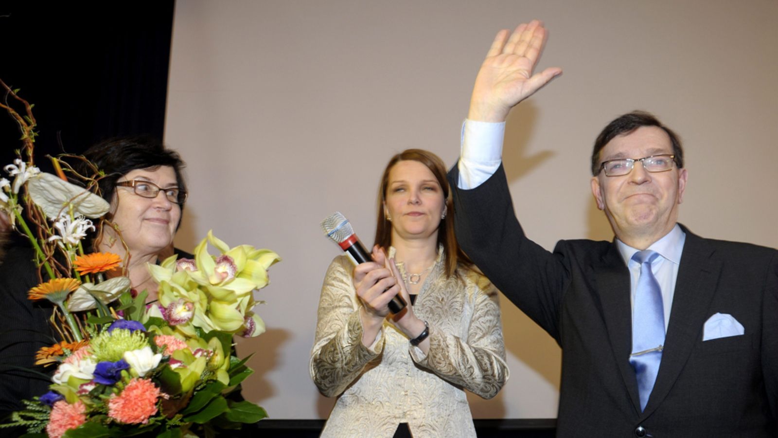 Vuokko ja Paavo Väyrynen ja Mari Kiviniemi