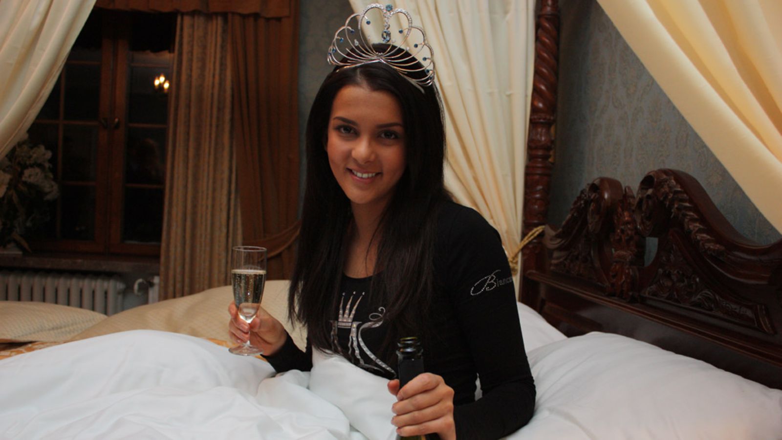 Miss Suomi Sara Chafak