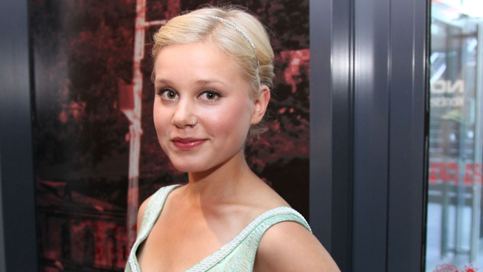 Amanda Pilke esittää rankan roolin Puhdistus-elokuvassa.