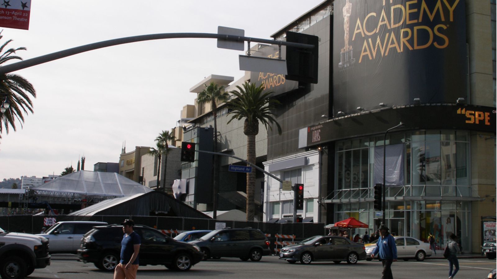 Liikenne on katkaistu Hollywood Boulevardilla Oscareiden takia.