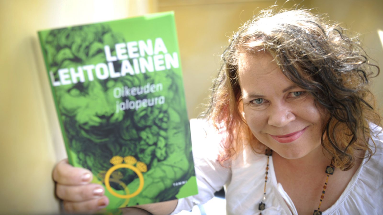 Leena Lehtolaisen Oikeuden jalopeura julkaistiin 11. elokuuta.