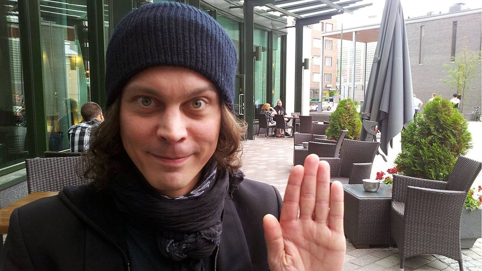 Ville Valo esiintyi HIM-yhtyeensä kanssa eilen Oulun Qstockissa.