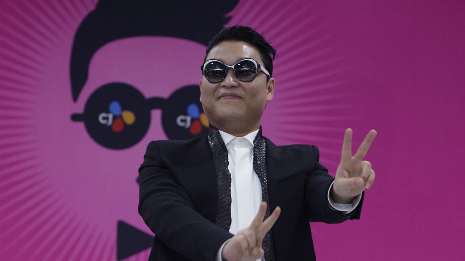 PSY:n uusi single Gentleman julkaistiin tänään lauantaina.