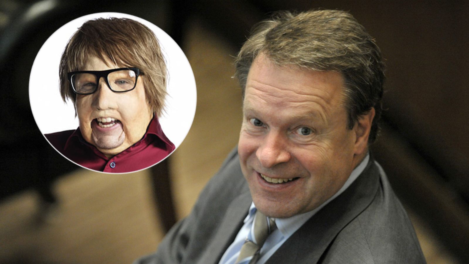 Ilkka Kanerva seuraa Putous-ohjelmaa.