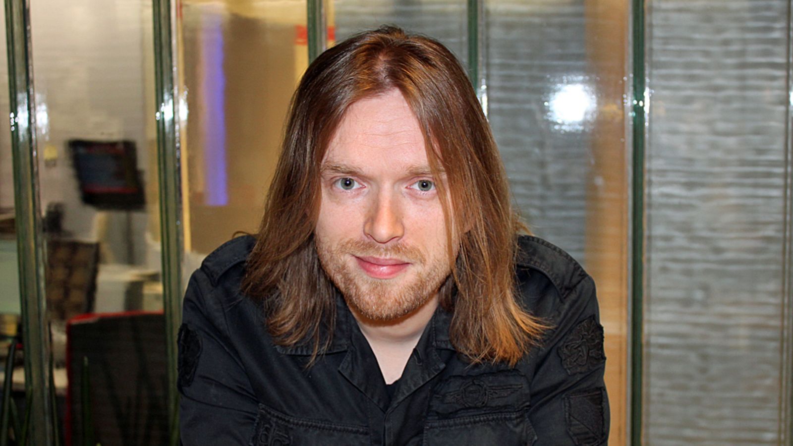 Laulaja Anssi Kela