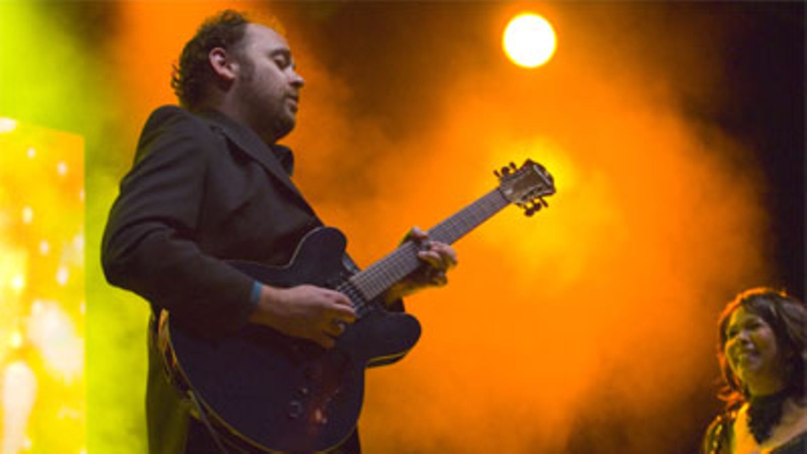 Candi Staton ja kitaristi. (Kuva: Vilhelm Sjöström / Flow Festival)